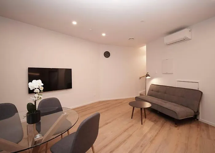 Deluxe Two-Bedroom Apartment