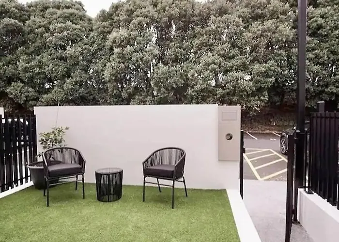 Deluxe Two-Bedroom Apartment